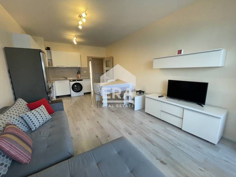 Дава се под наем Тристаен апартамент в Варна, Аспарухово - 105 кв.м за 750 € - Снимка #3