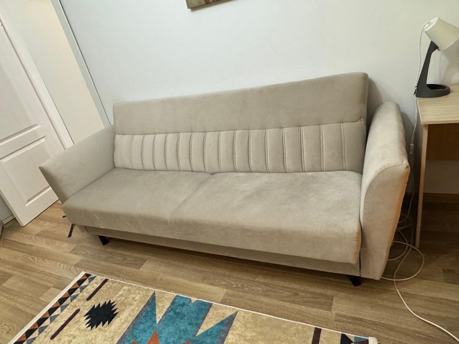 Canapea 3 locuri extensibilă