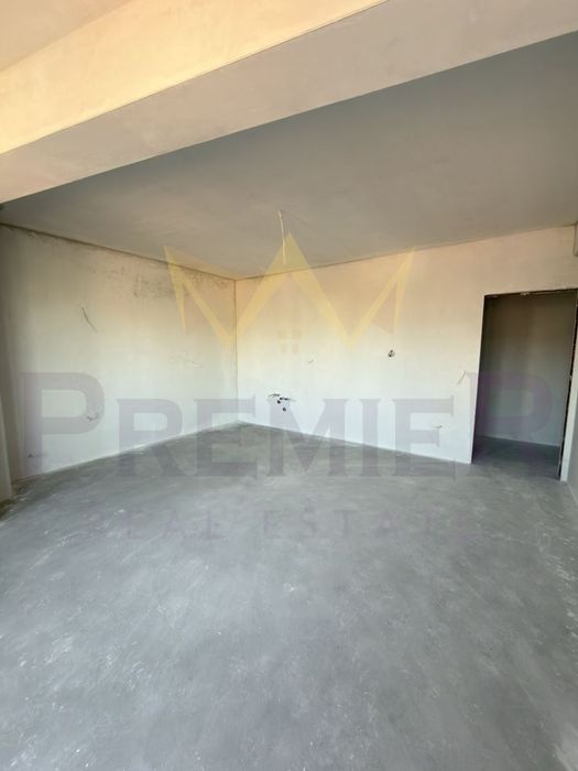 Двустаен апартамент пред АКТ 15 в района на Колхозен пазар