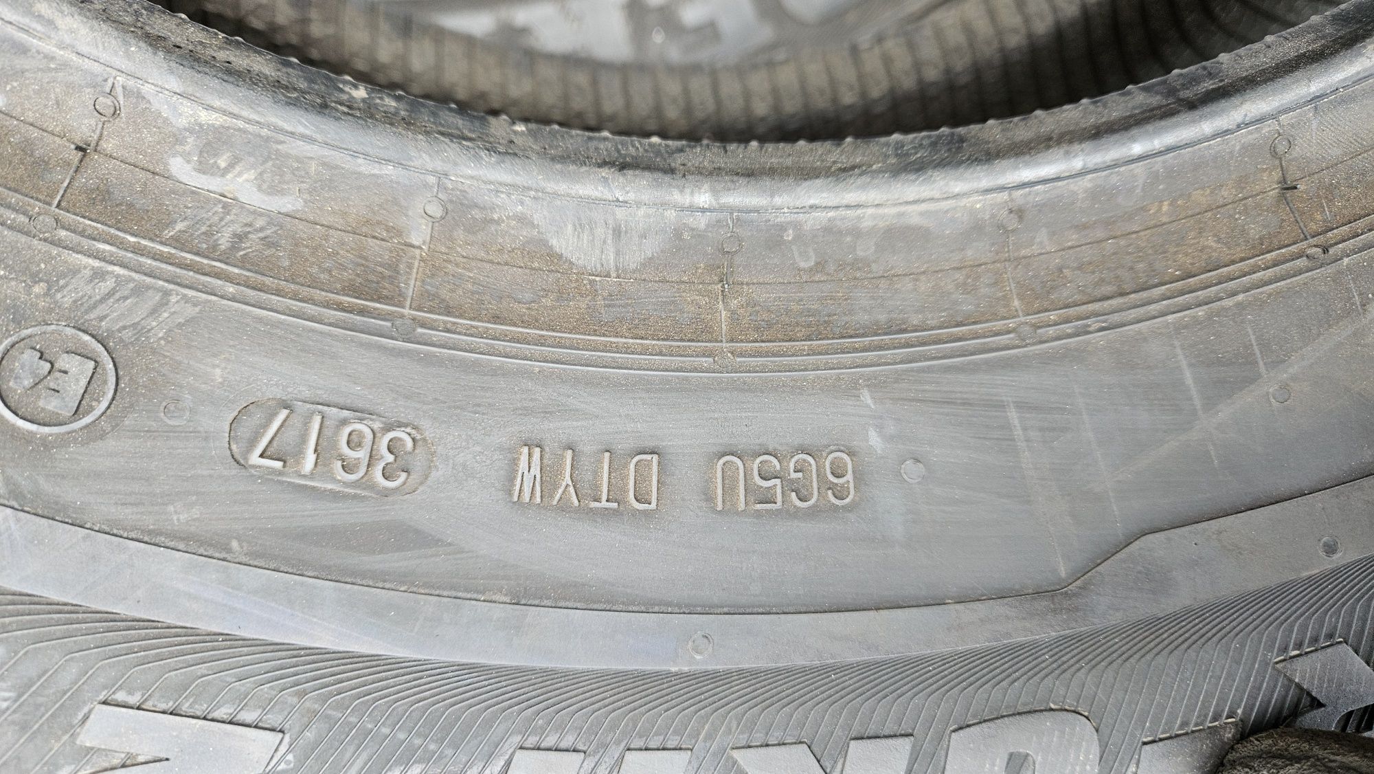 Нови гуми 215 65 15 семперит