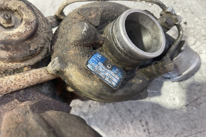 Turbosuflanta 028145703E / 028145703 E Volkswagen VW Golf a 3-a gener