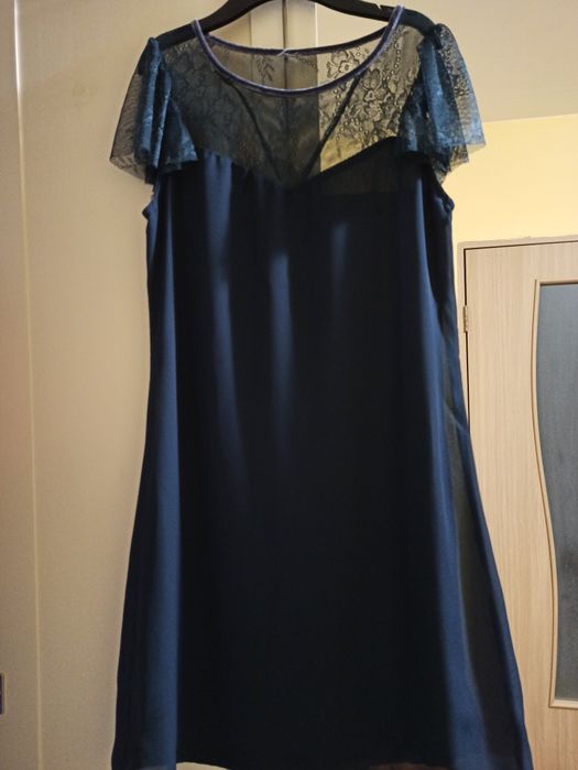 Vând rochiță  Stradivarius