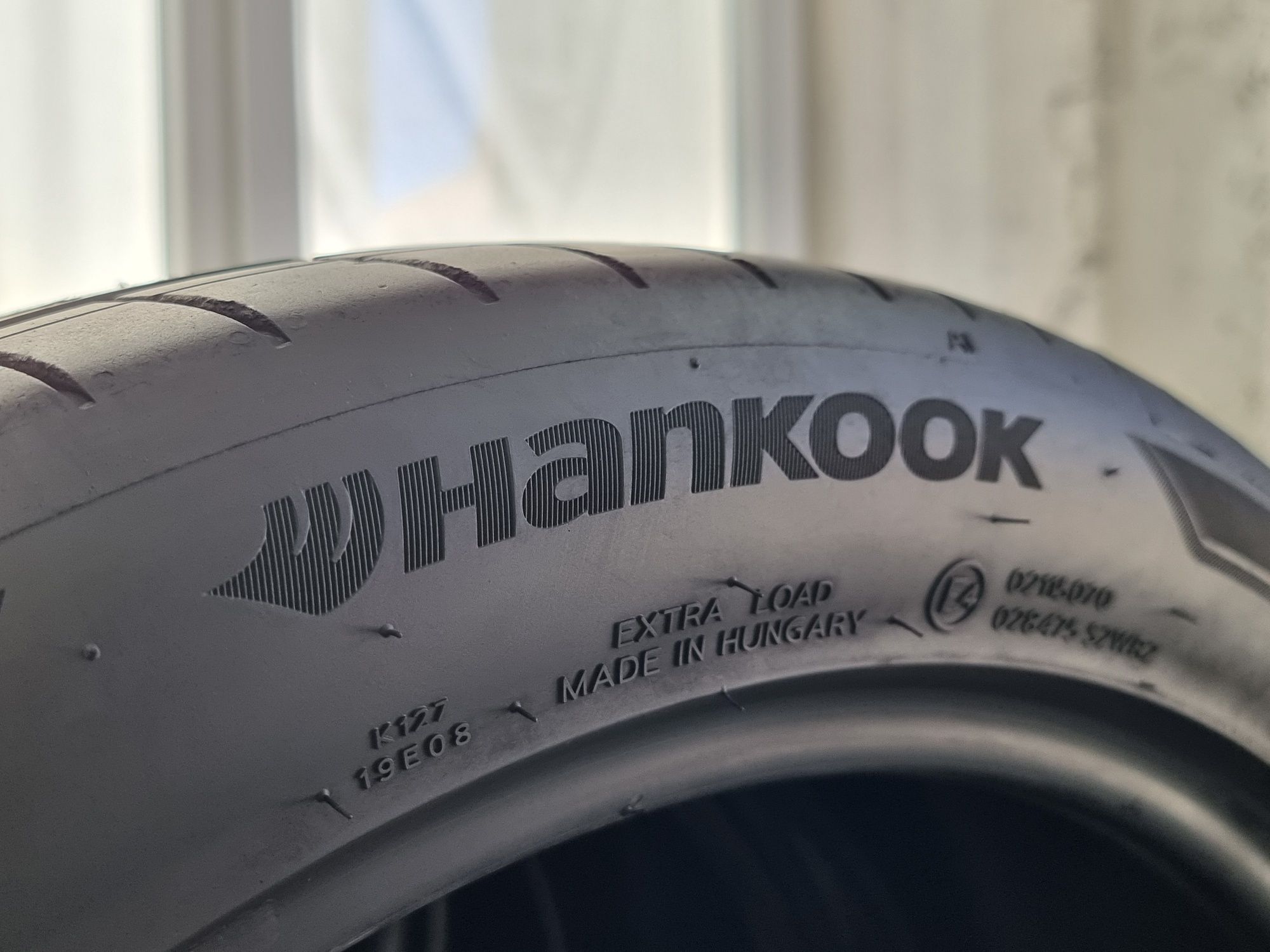 225/45/19 Hankook 4Броя: 300лв 6.2мм