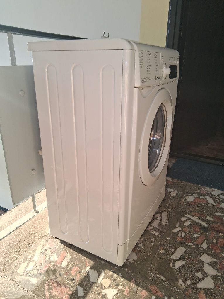 Vând masină de spălat rufe