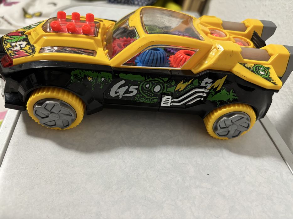 Mașinuță cu lumini și sunete