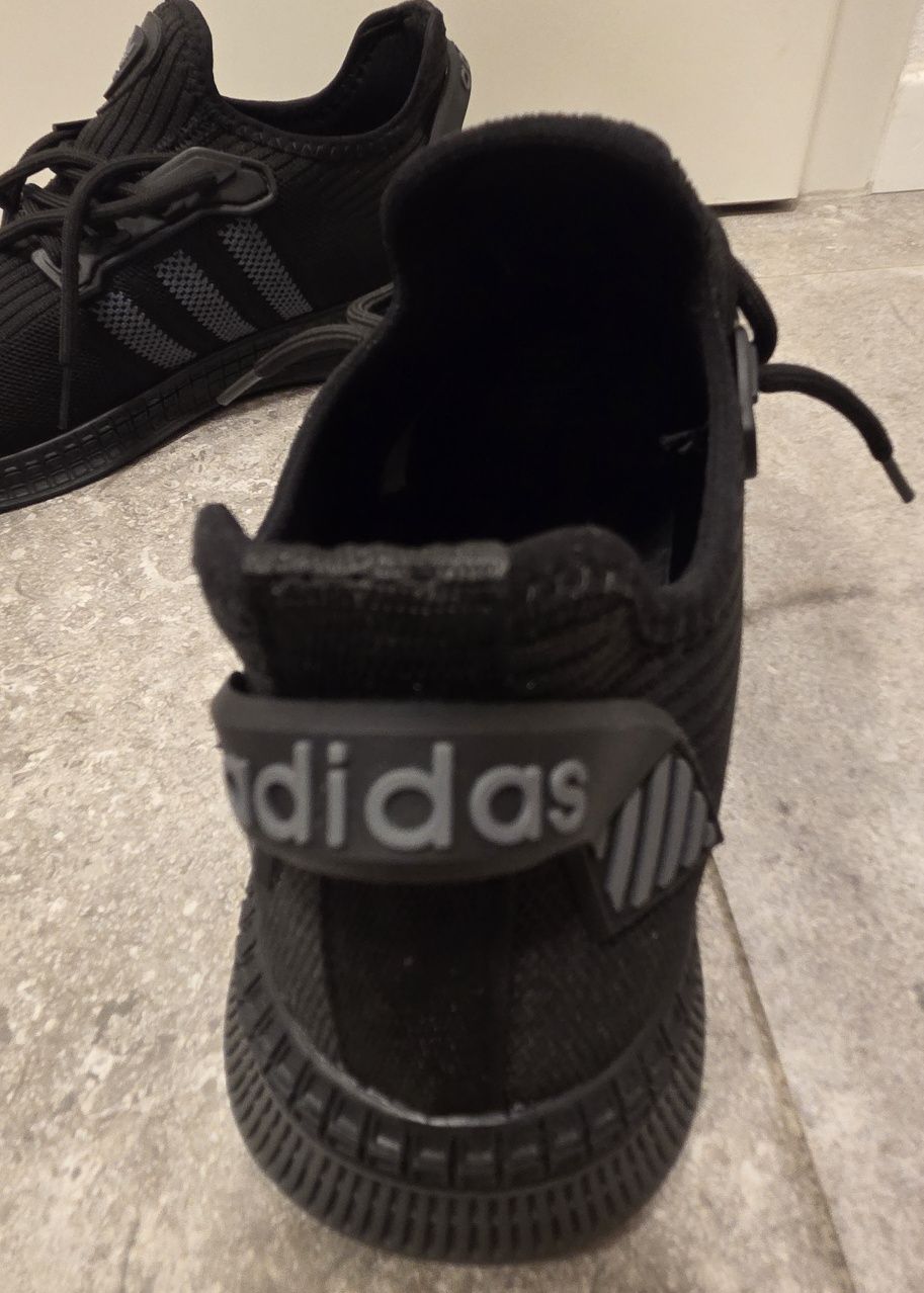 Vand adidasi Adidas marimea 44