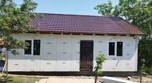 Vând case din structura metalica