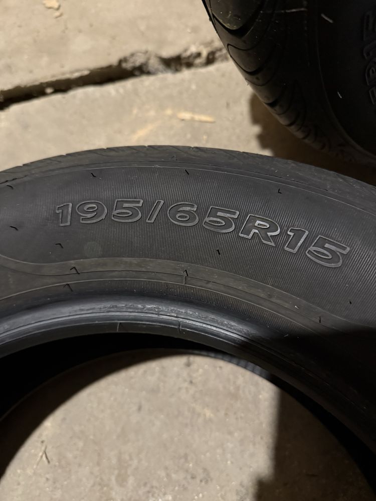 Две летни гуми 195/65R15
