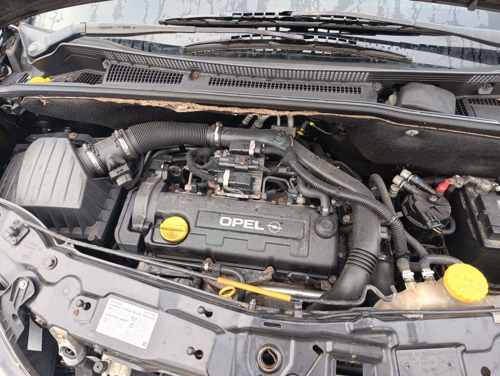Piese motor cutie caseta uși bara capota faruri egr Opel meriva 1.7