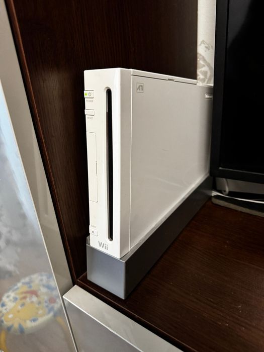 Wii impecabil cu jocuri și accesorii
