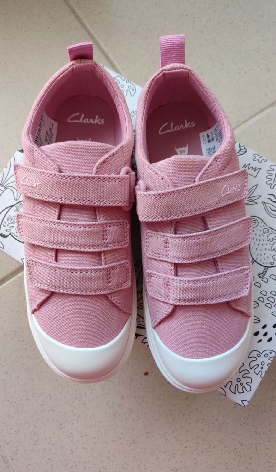 Нови Clarks спортни обувки/кецове за момиче, 33 номер