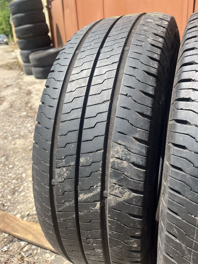 2 бр. летни гуми за бус 235/65/16C Continental DOT 4920/2119 6-6,5 mm