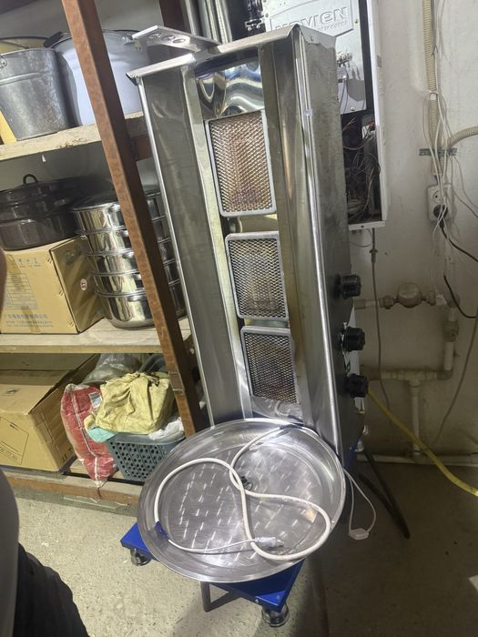 Продам аппарат для донеров 2 штуки есть