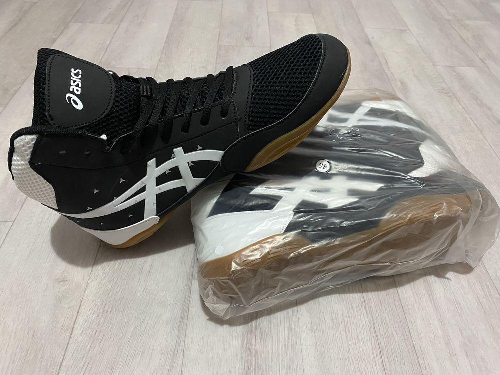 Борцовки ASICS Новые