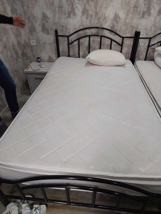 Продам кровати с матрасом, идеальное состояние. Размер кровати 125*210