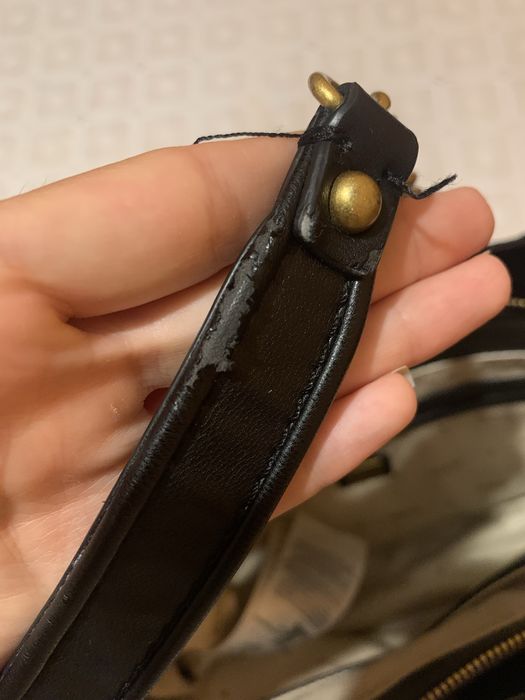 Geanta din piele Guess de umar