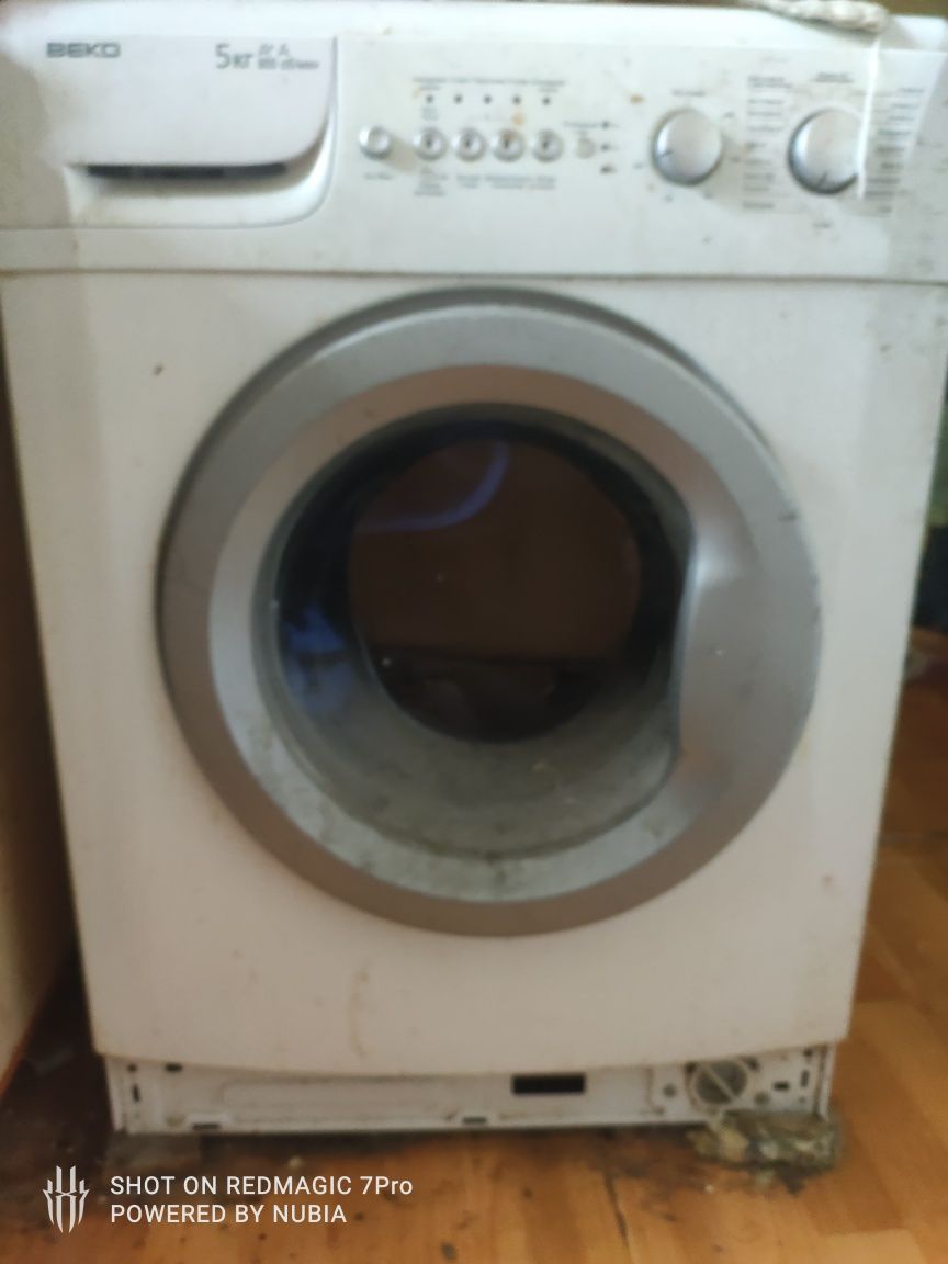 Продам стиральную машину Рабочая!