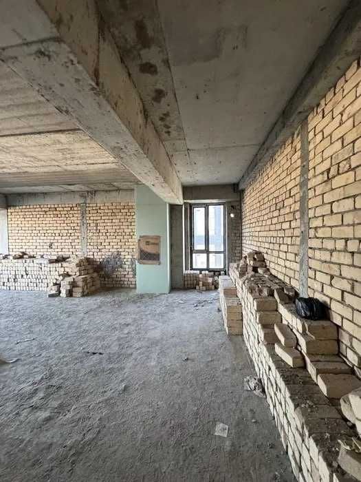 Квартира 2-комн., 67 м², коробка, монолитный дом, эт. 5/11!`