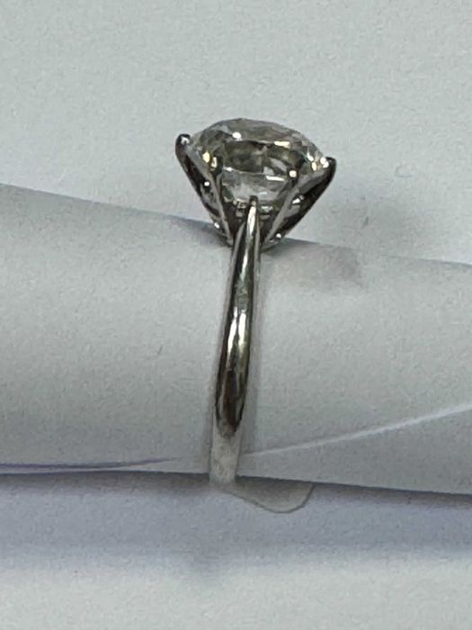 inel superb aur alb de 18 carate