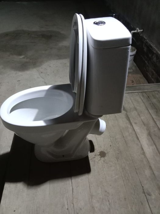 Унитаз буу с крышкой