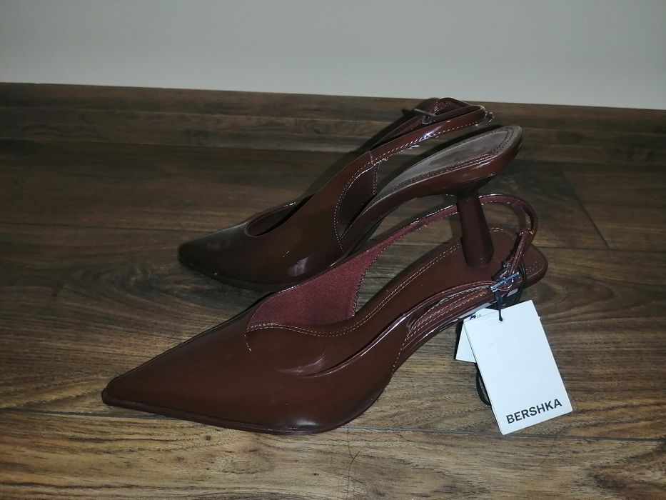 Обувки Bershka 39 номер