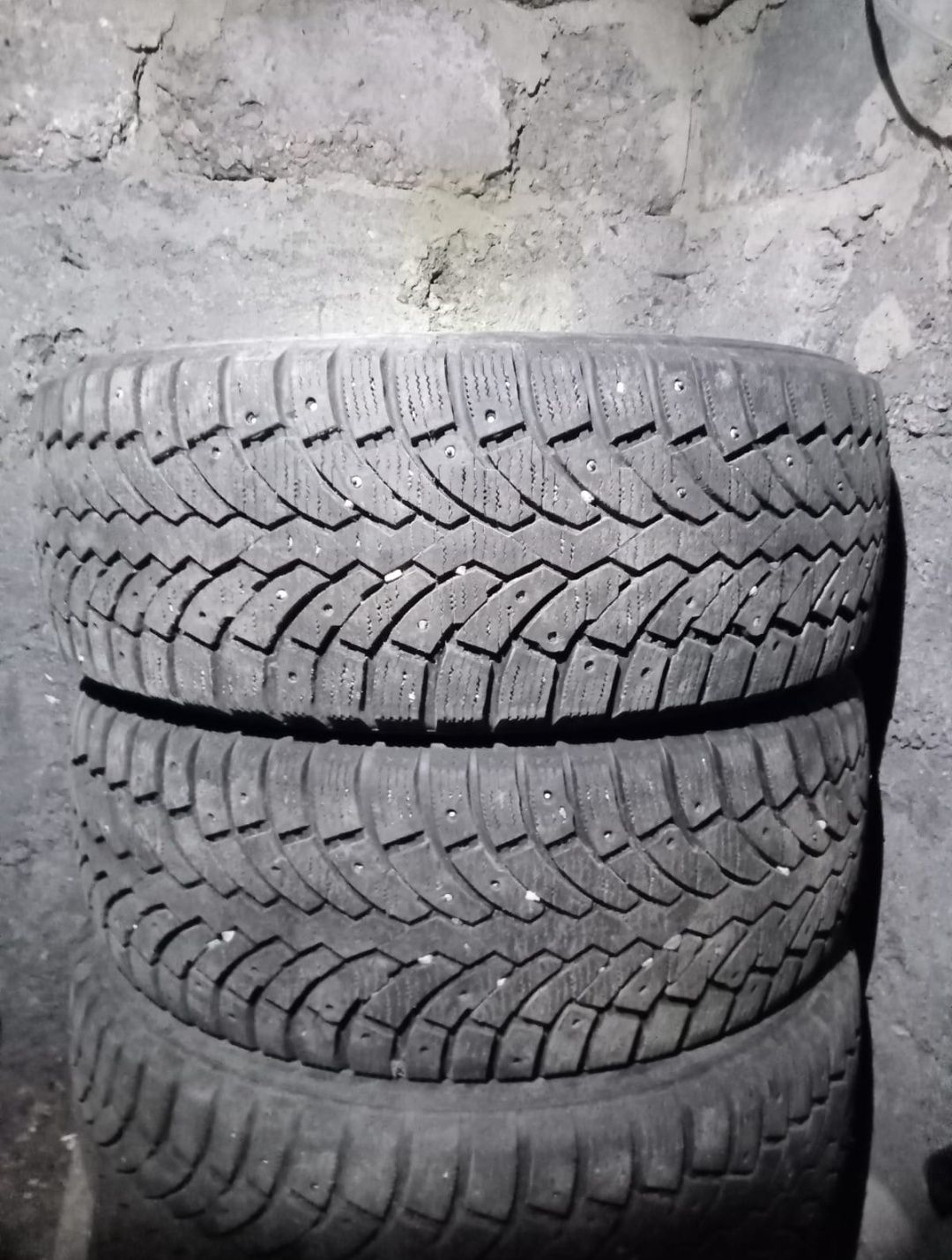 Продам  шины в отличном состоянии
