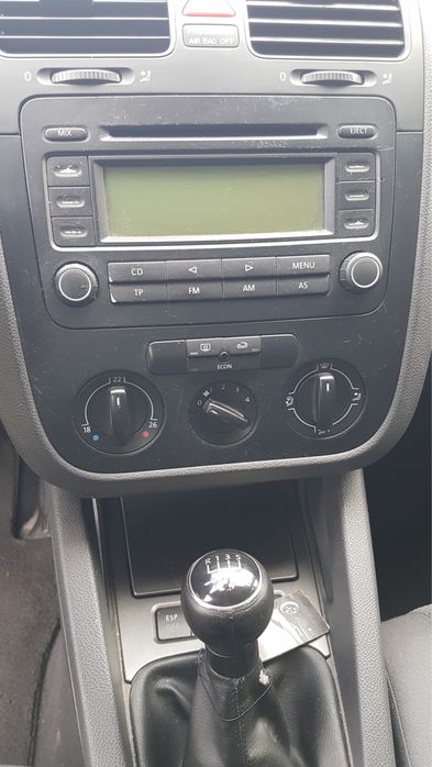 Volkswagen Golf 5 – 1.4 Benzină – 2004