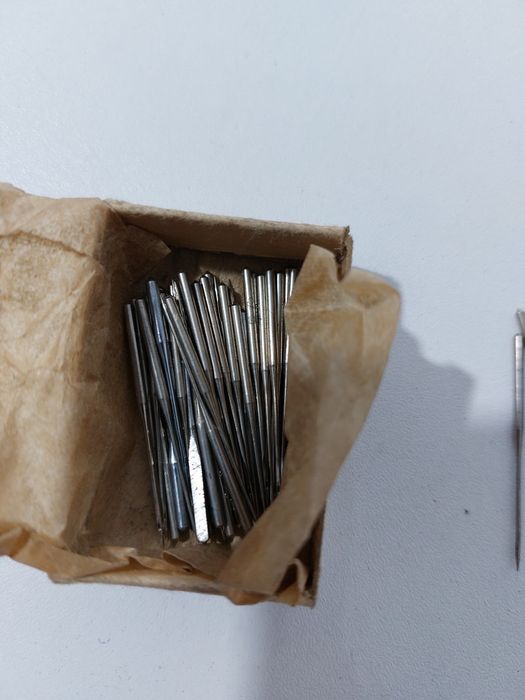 Продам иглы на швейную машину и простые швейные.