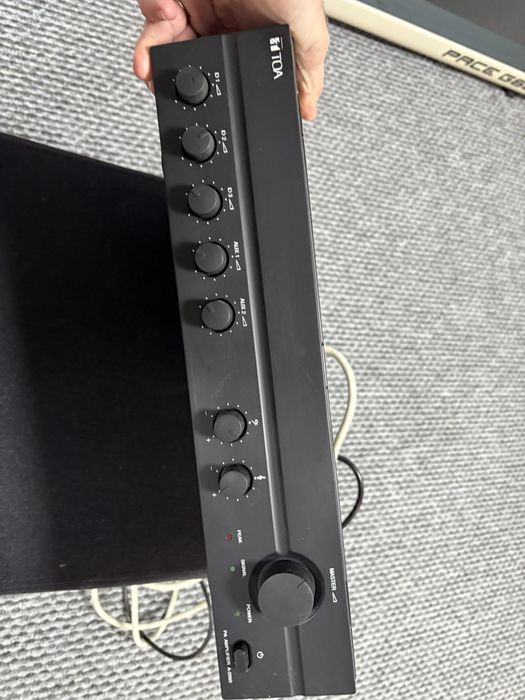 Amplificator PA marca TOA