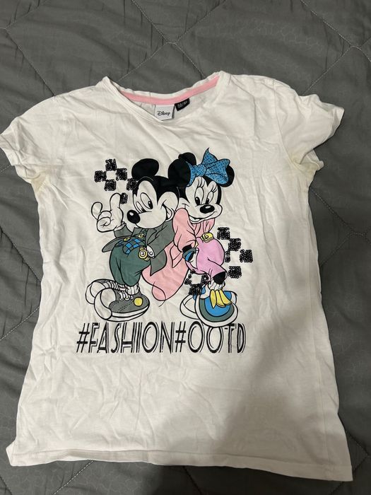 Vând cinci tricouri