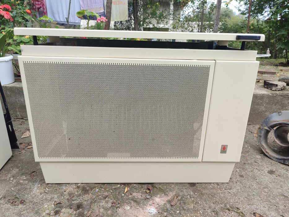 Vând 2 sobe convector pe gaz pret 1600 amân două