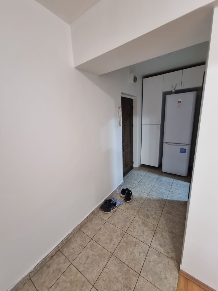 Apartament 3 camere Drumul Taberei / Valea Ialomiței decomandat