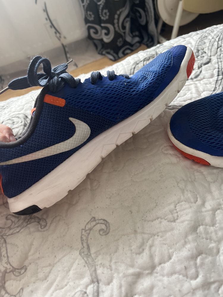 Adidasi nike flex experience run 5