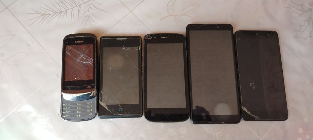 Продаются телефоны и планшеты