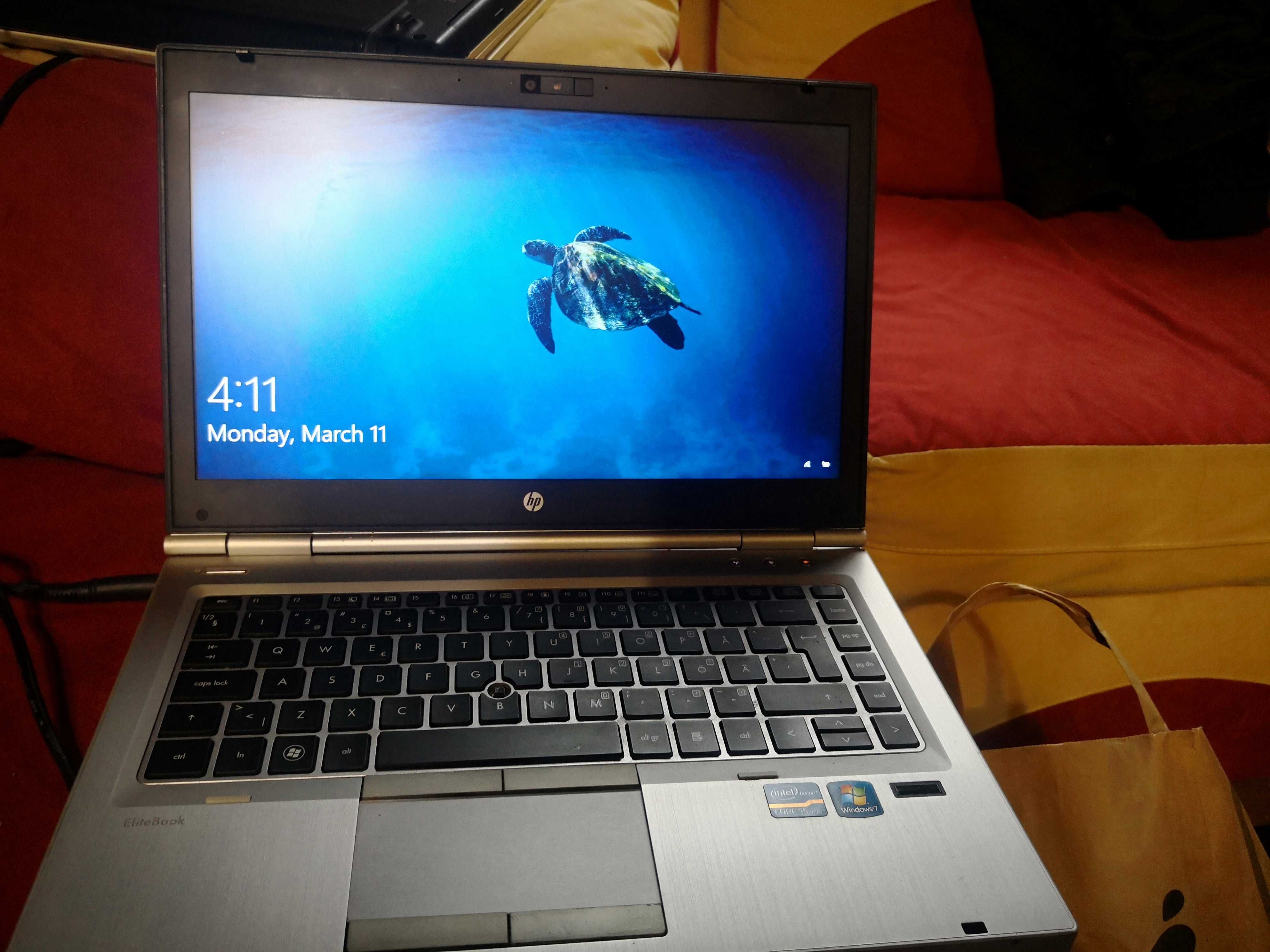 Laptop - Tableta 2 in 1 Acer One S1002 procesor Intel Atom Z3735F 1.83