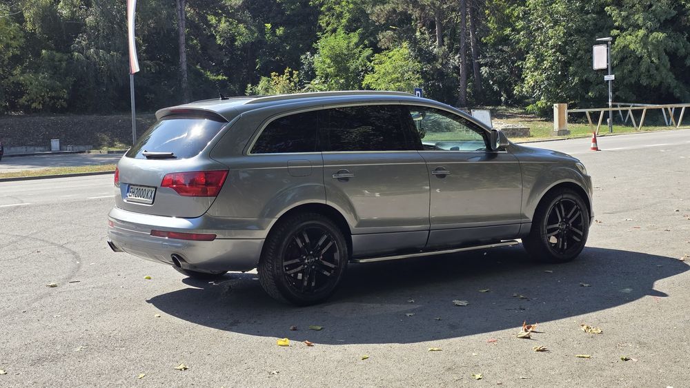 Ауди Q7 3. 0TDI  quattro S-LINE