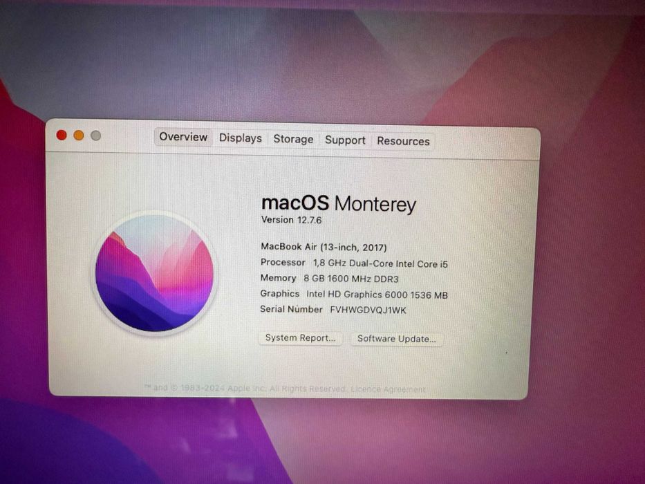 Продавам Apple Macbook Air 13.3 (i5, 8GB, 128GB)+аксесоари