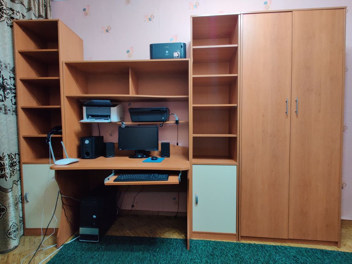 Подростковая стенка