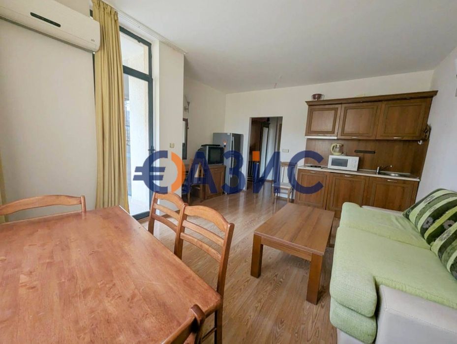 Продава се Двустаен апартамент в к.к. Слънчев бряг - 63 кв.м за 1110 €/кв.м - Снимка #2