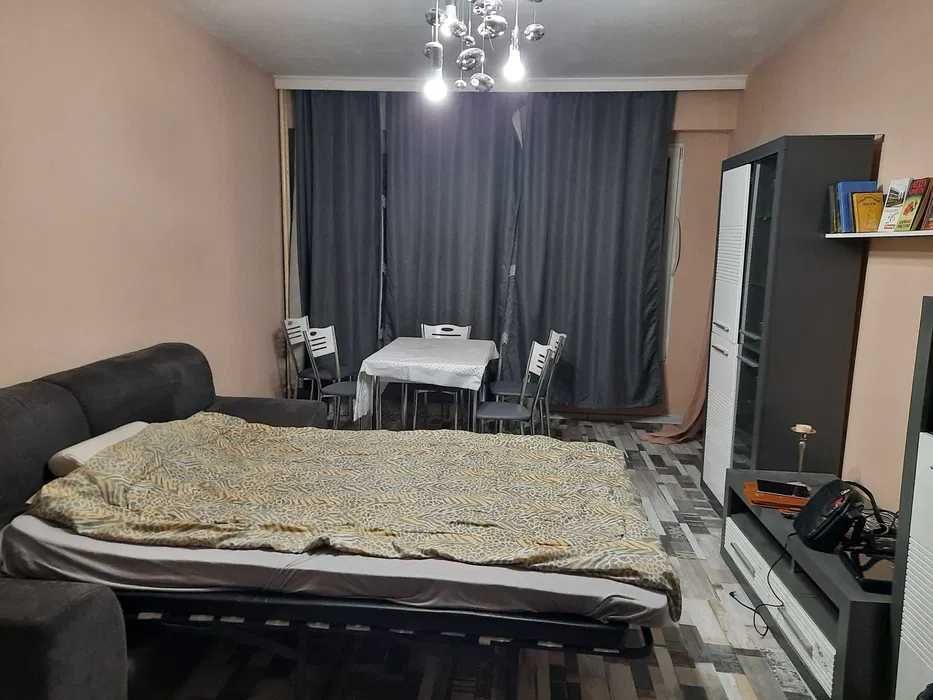 Продава се Двустаен апартамент в Бургас, Славейков - 62 кв.м за 699 €/кв.м - Снимка #1