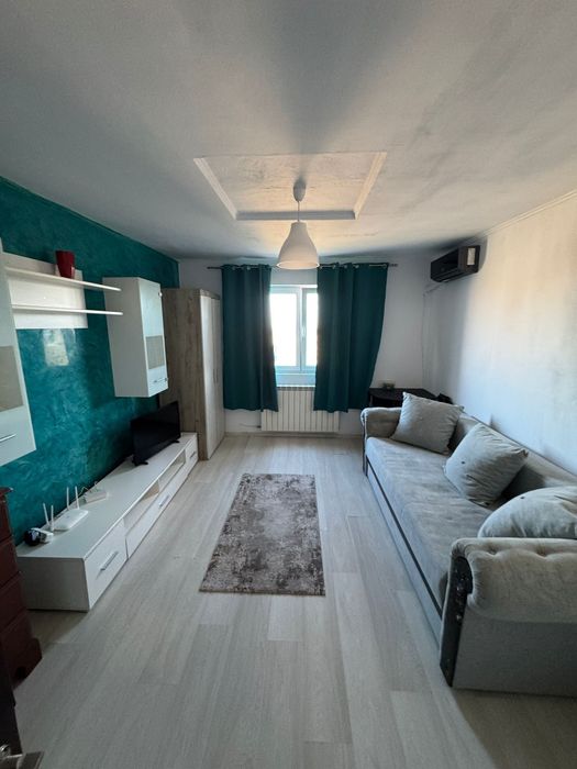 Închiriez garsonieră !