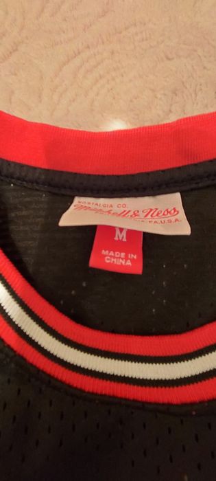 Jersey Michael Jordan 23, mărimea M, Mitchell and Ness.