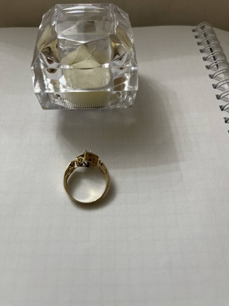 Кольцо золотое с брилиантом