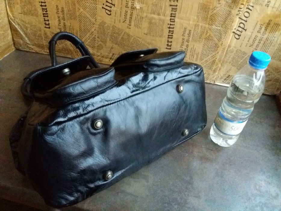 дамска черна чанта,лачена-естествена кожа/ЛАК/