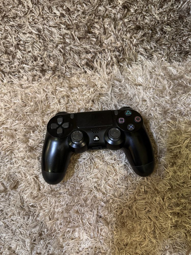 PlayStation 4 в отлично състояние