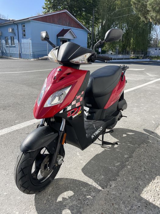 Scuter cu permis si fara permis