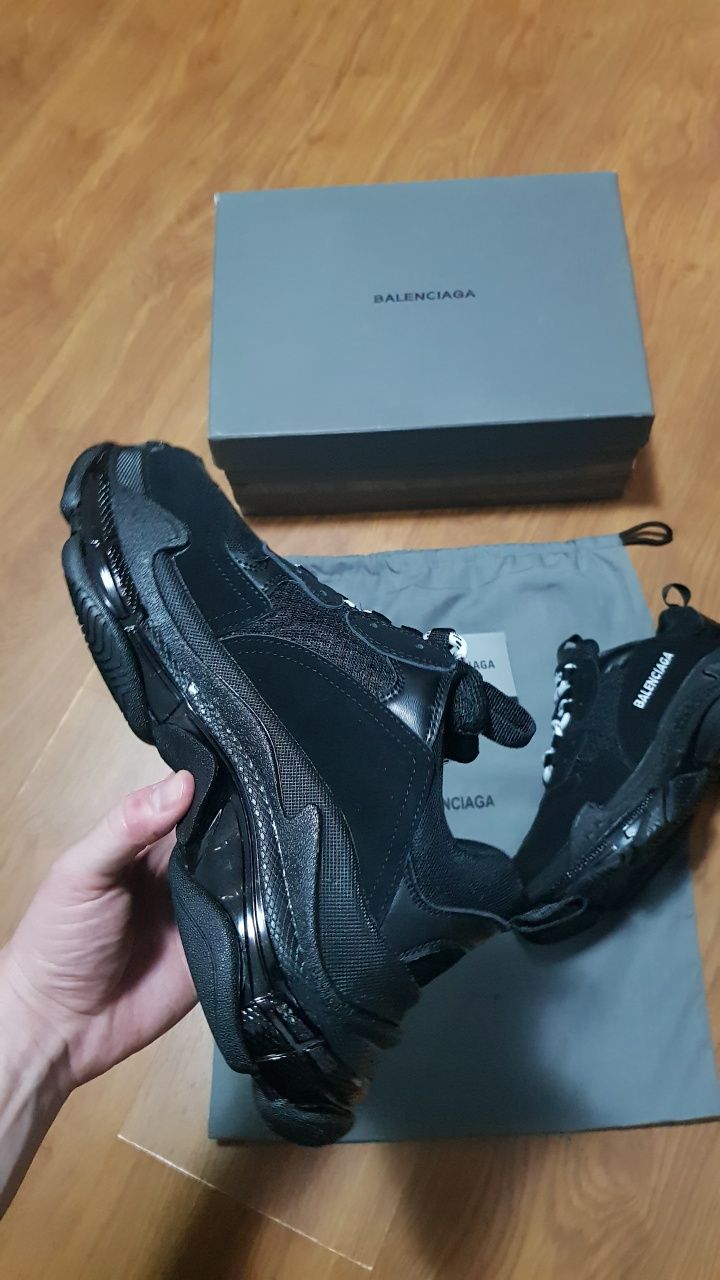 Adidași Balenciaga Triple S • STOC: 40 • Livrare rapidă 1-2 zile •