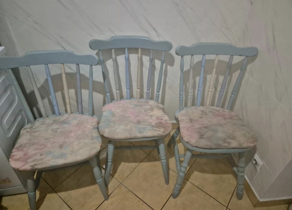 Set scaune lemn masiv și masa,