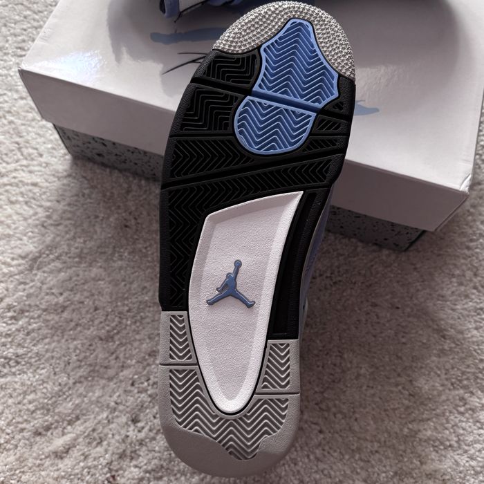 Jordan 4 University Blue