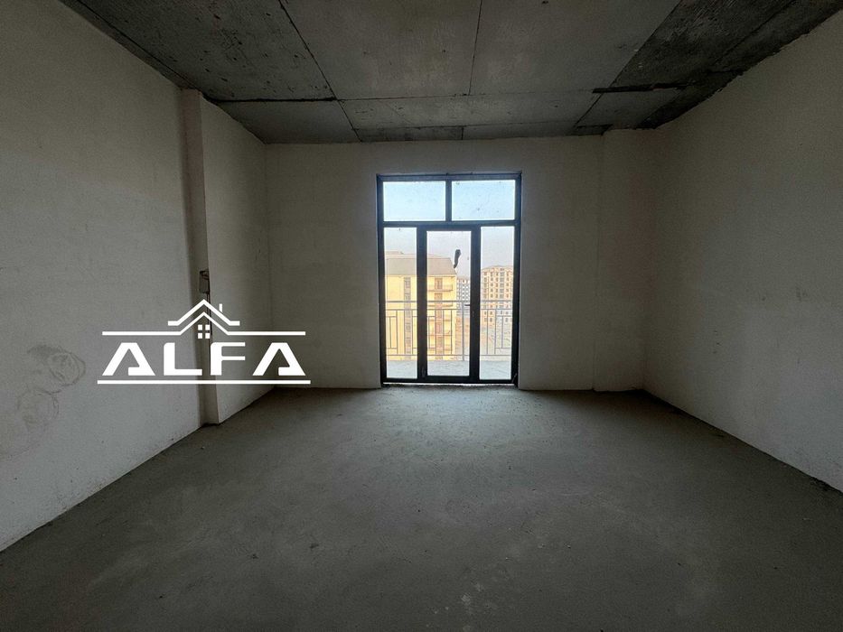 Buxoroda kvartira xonadon uy sotiladi 2 xonali .6 5 va 8 qavatlarda.